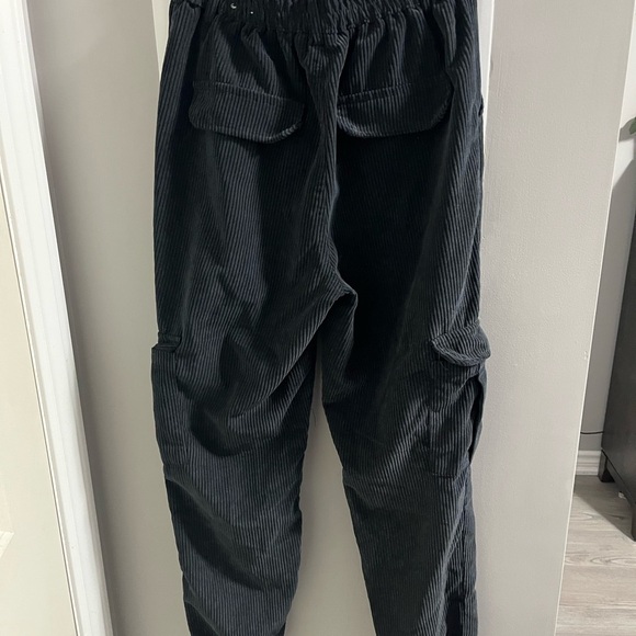 Ardene Black Cargo Trousers with Relaxed Fit and Tapered Leg - Picture 2 of 2